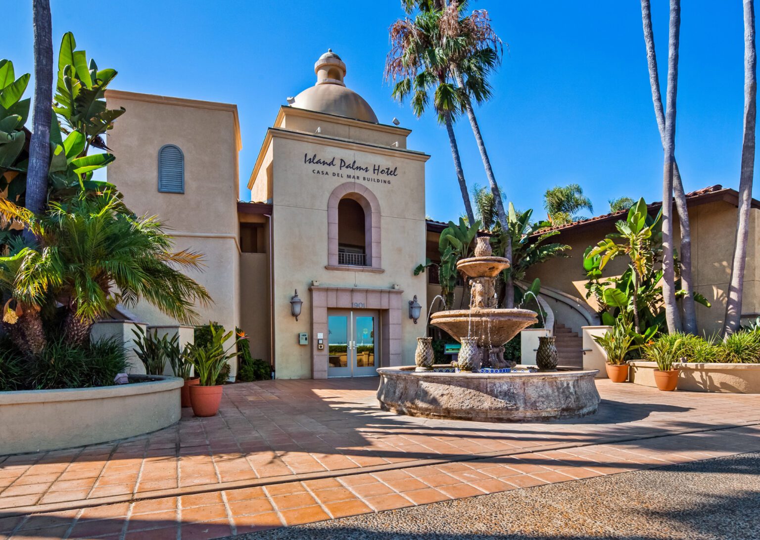 Casa Del Mar entrance