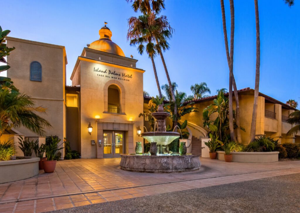 Island palms entrance