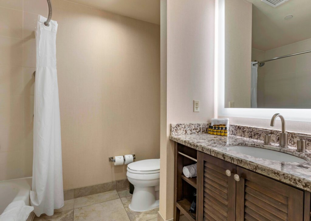 Island Palms Casa Marina Two Queen Waterview Bathroom