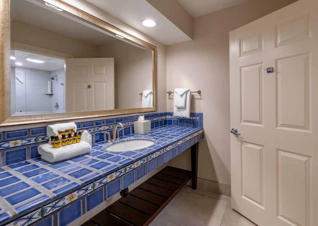 Casa Del Mar King Mobility Accessible Junior Suite Bathroom